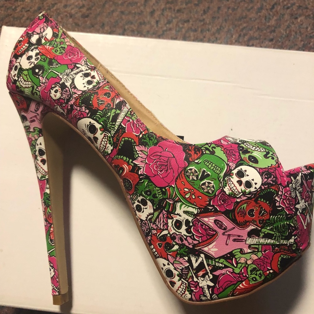 Shoe Dazzle high heels